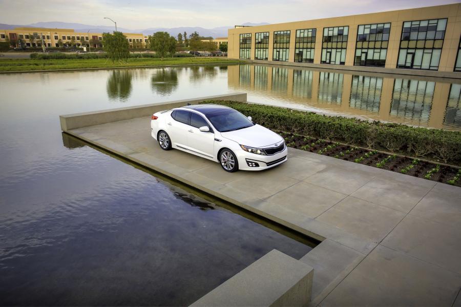  Kia Optima 2015 года  (фото 26 из 51)